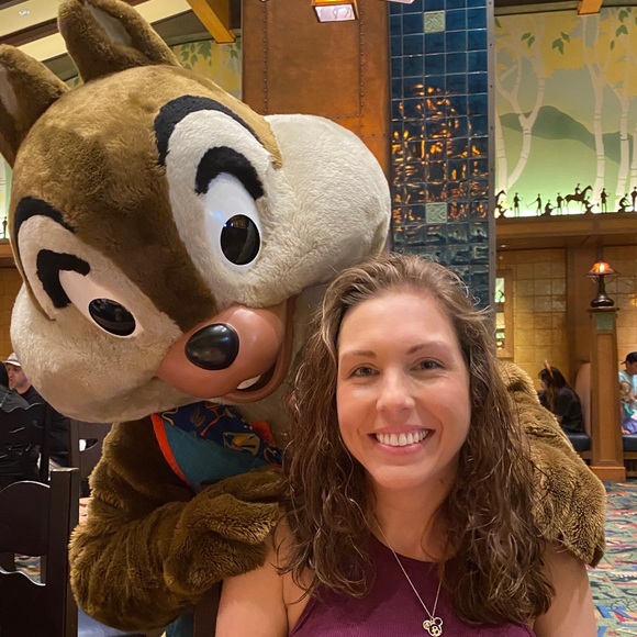 Meet your Posher, Andrea - Picture 2 of 6